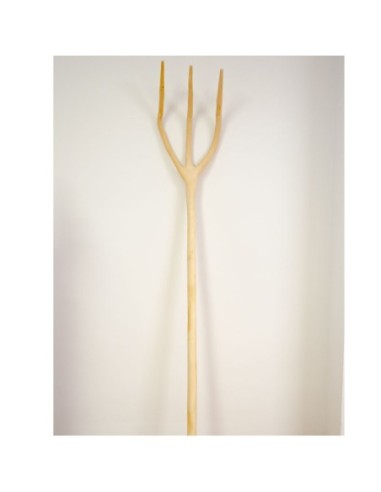 HORCA DE MADERA CON TRES PUNTAS